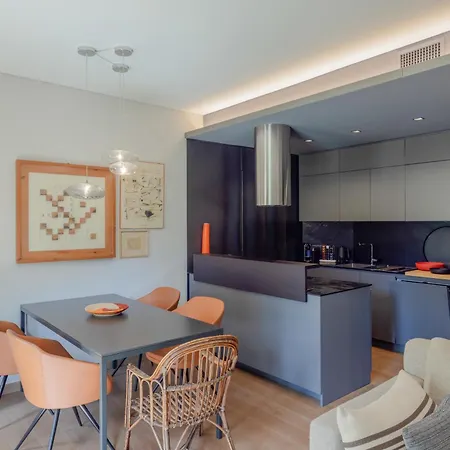 Charming Garden Hideaway In By Rent *