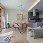 Apartmán Charming Garden Hideaway In By Rent *