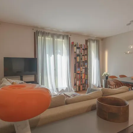 Charming Garden Hideaway In By Rent Appartement *