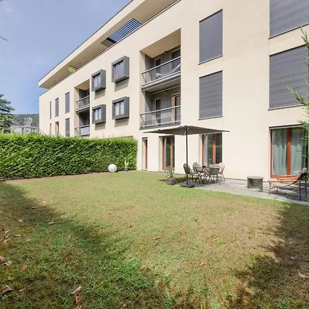 Charming Garden Hideaway In By Rent *