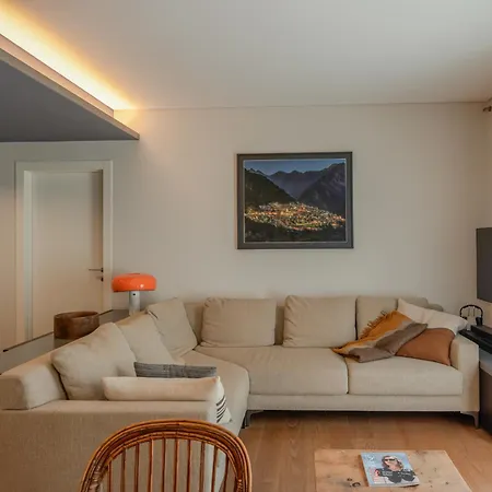 Charming Garden Hideaway In By Rent Como