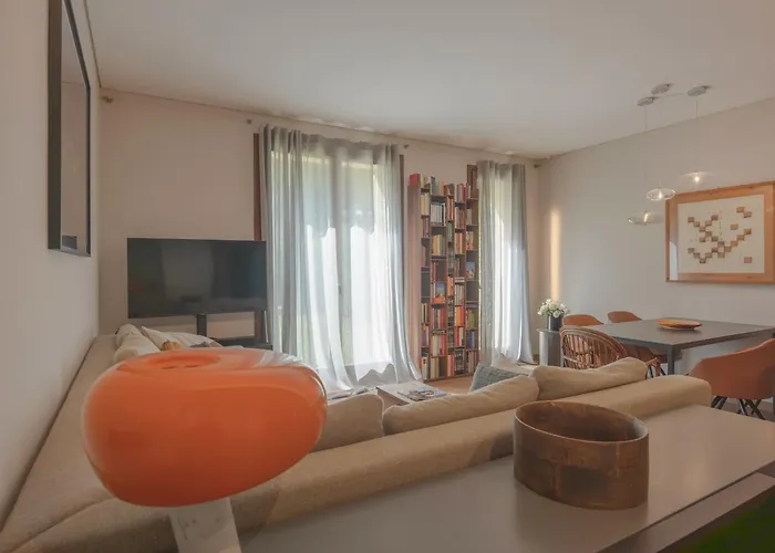 Charming Garden Hideaway In By Rent Apartmán *