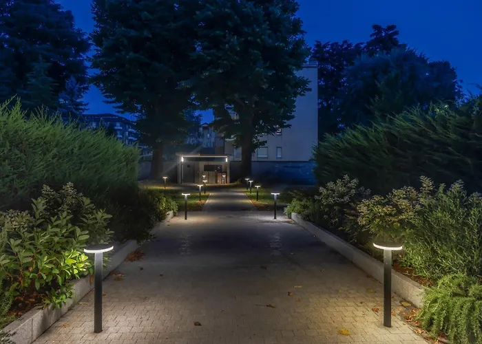 Charming Garden Hideaway In By Rent