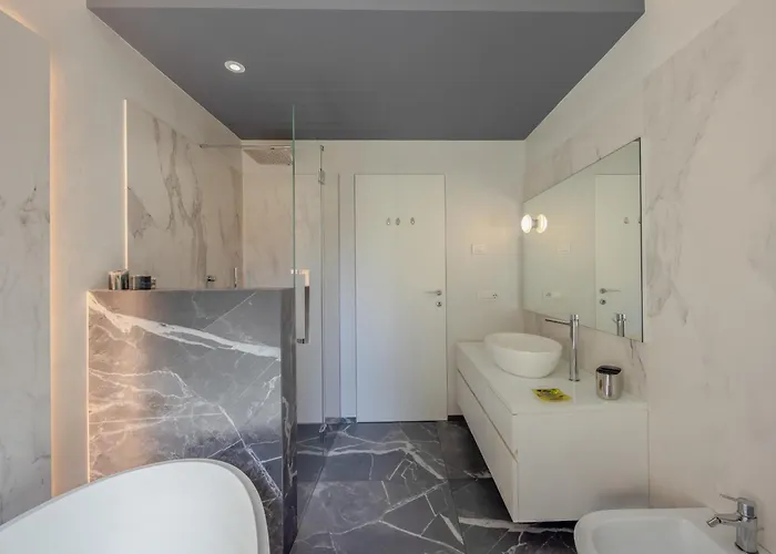 Charming Garden Hideaway In By Rent Apartmán *