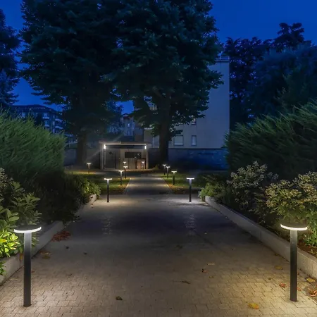 Charming Garden Hideaway In By Rent